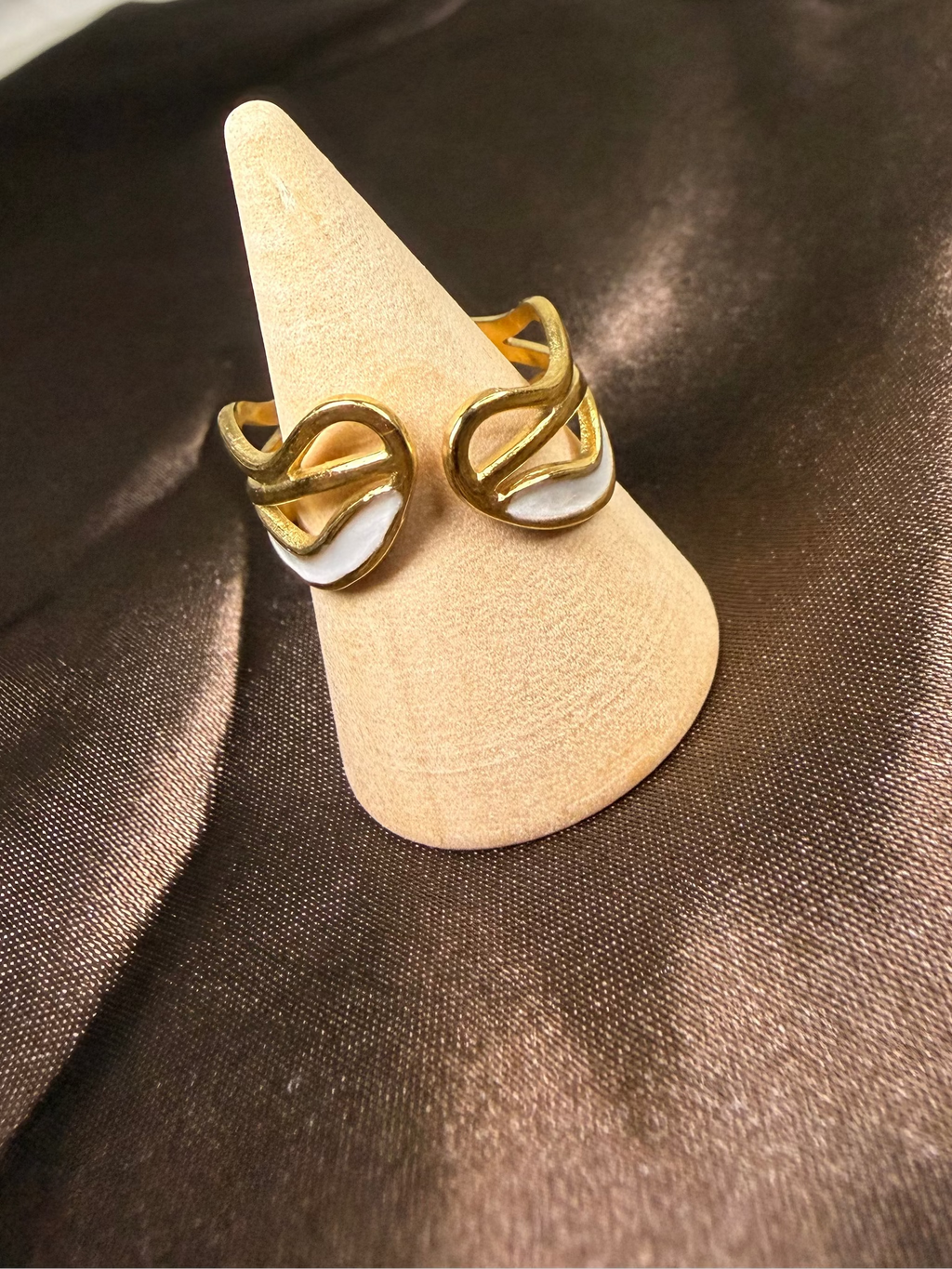 Anillo Elegante Onda Blanca