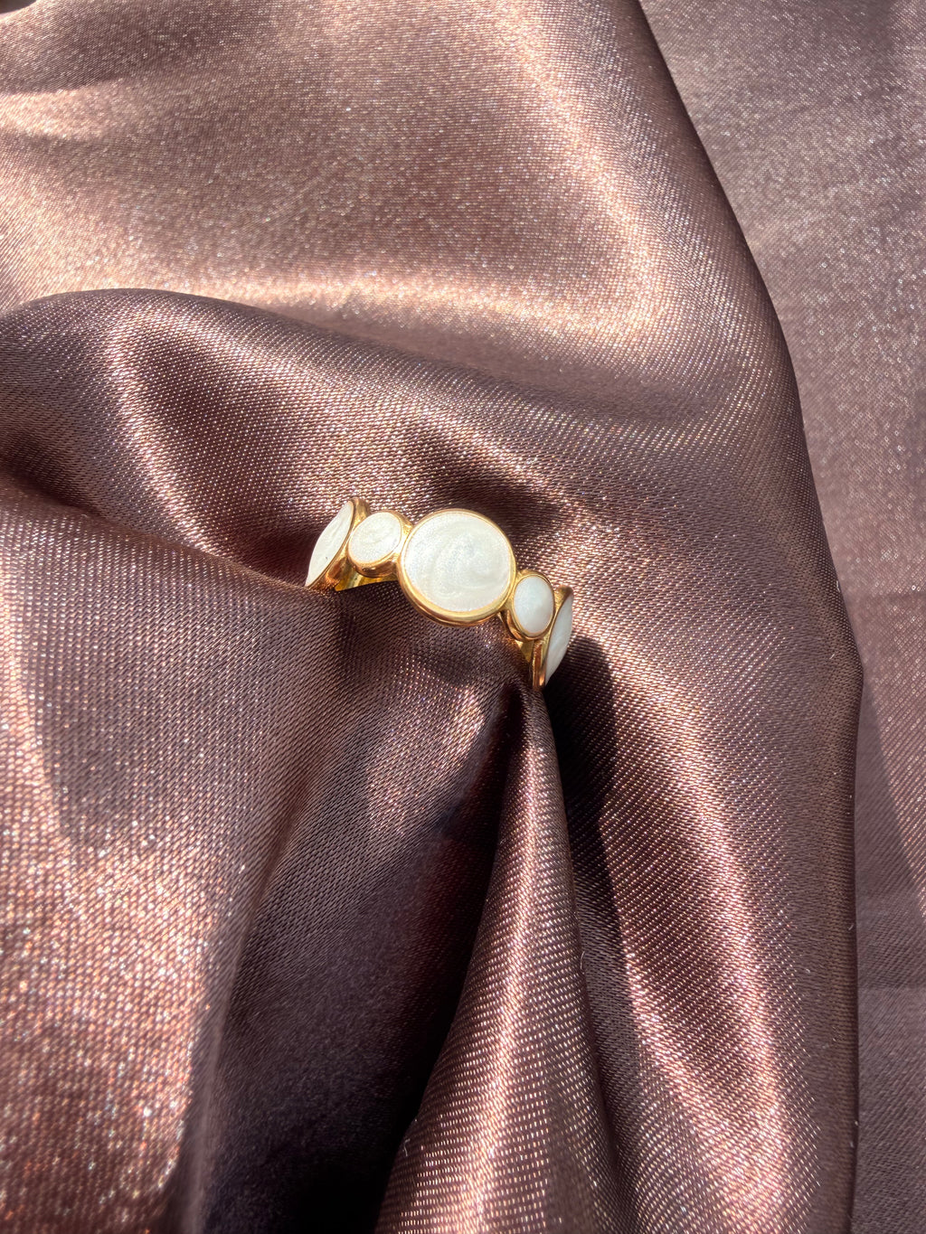 Anillo Elegante  Blanco y Redondo