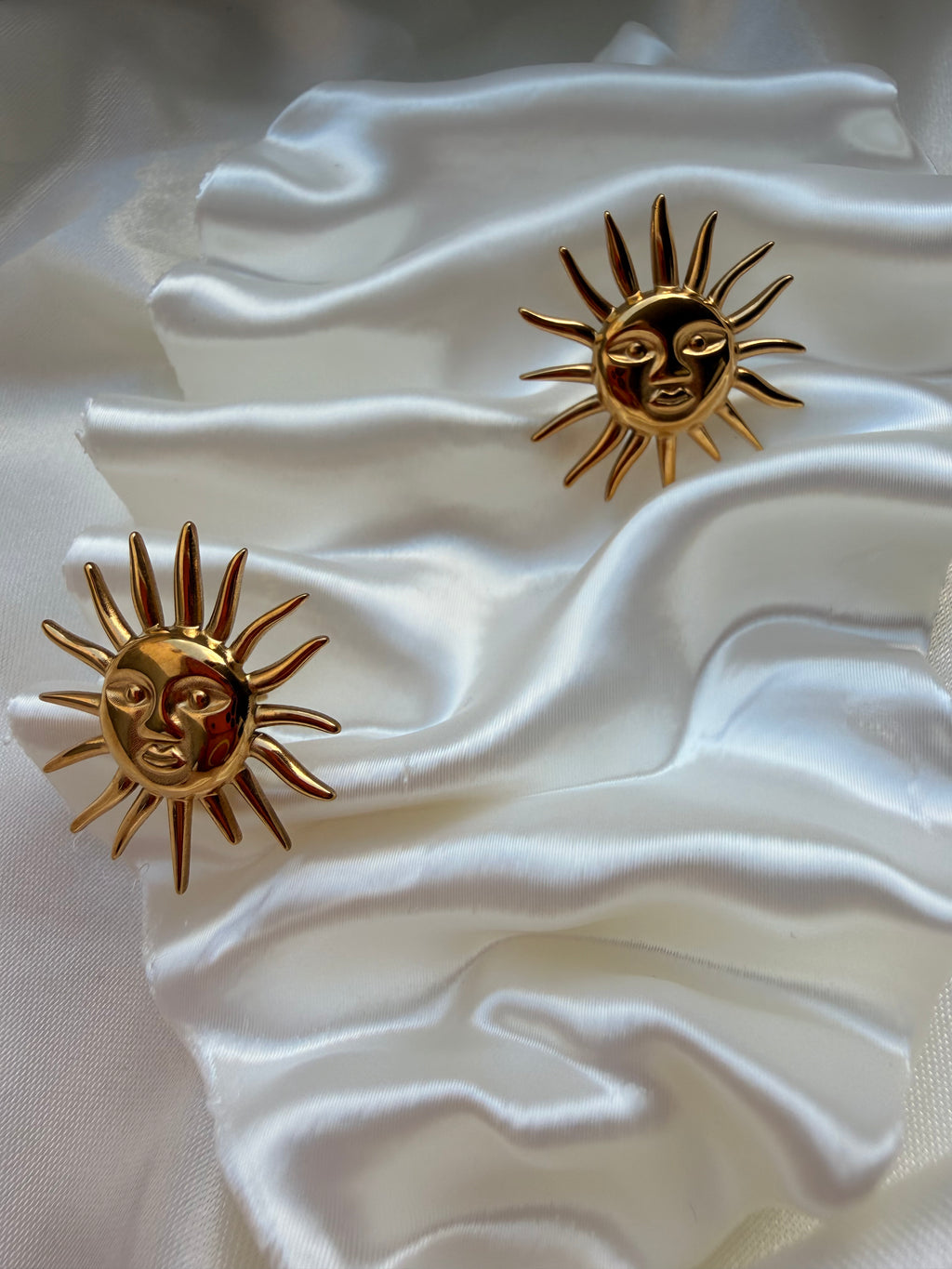 Pendientes Sol