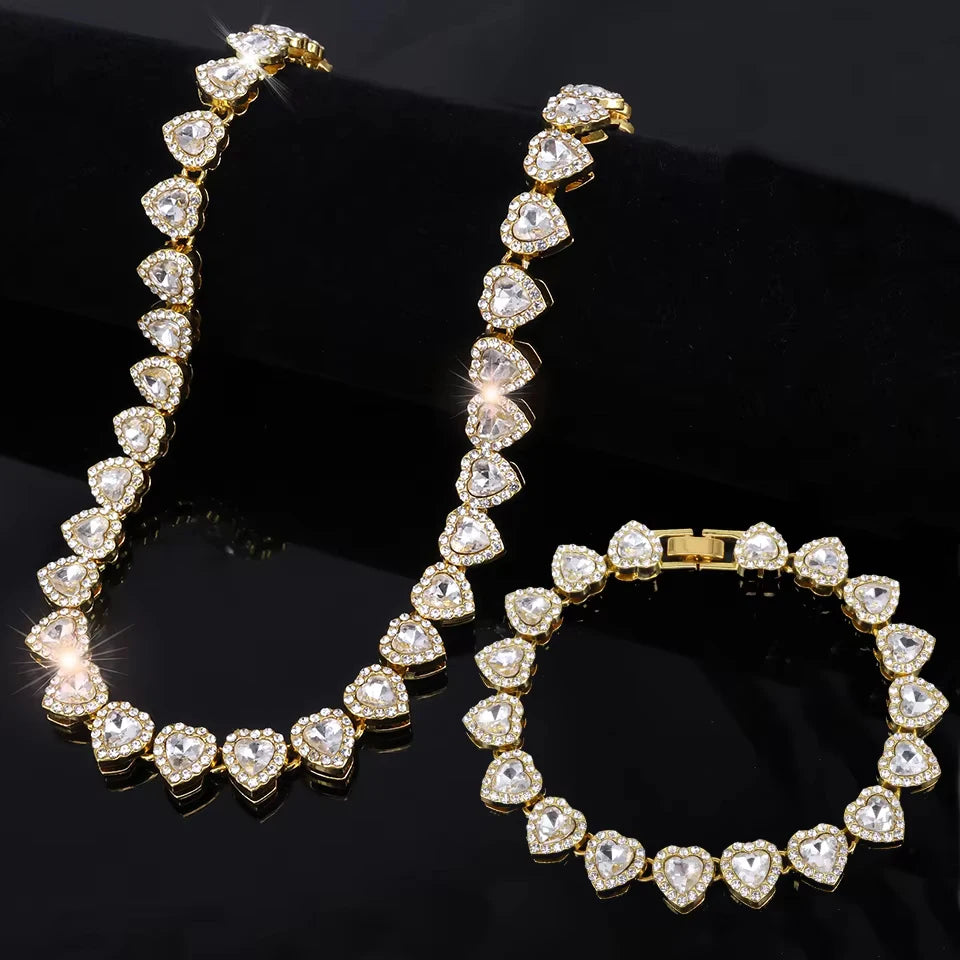 Zakol chain with zircon heart