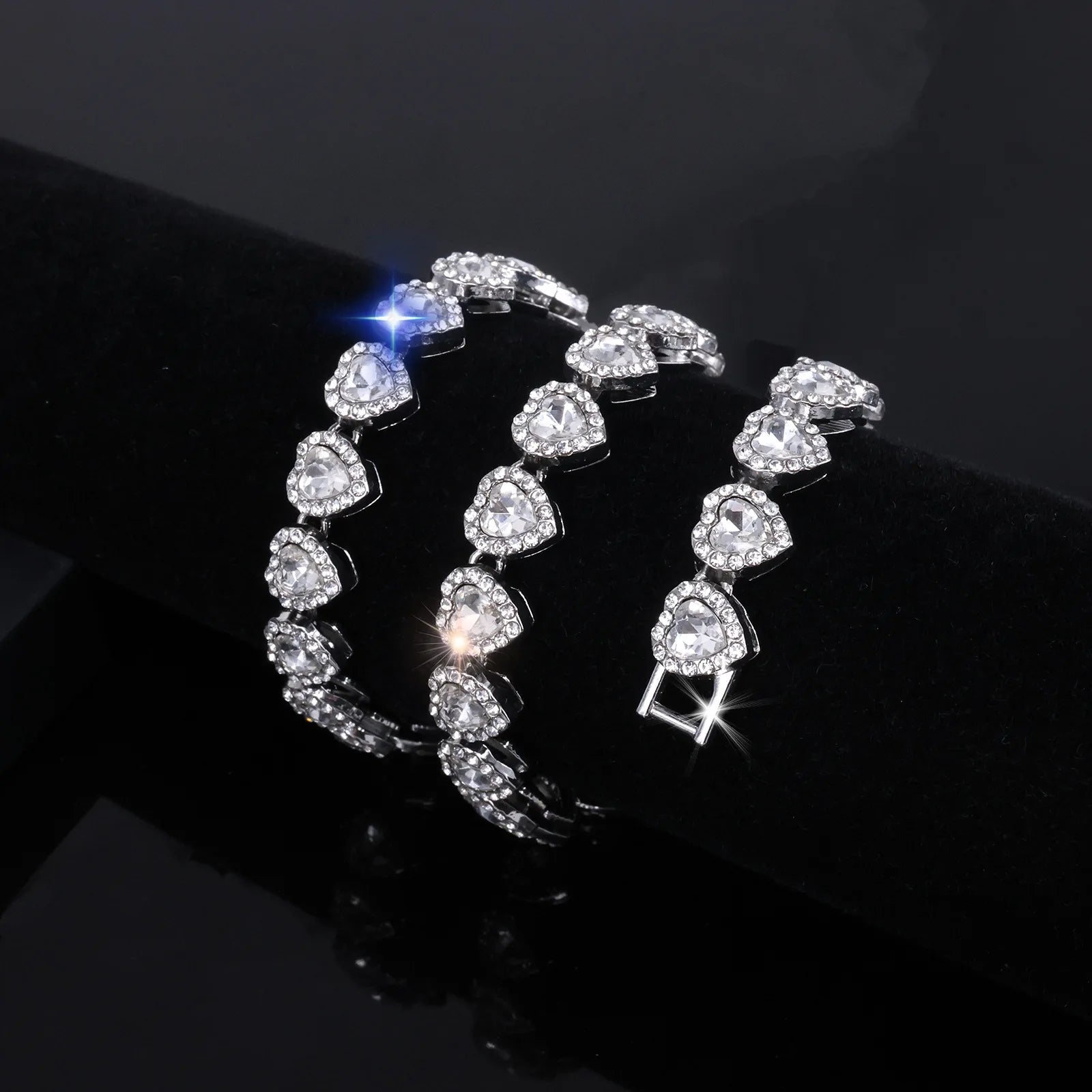 Zakol chain with zircon heart