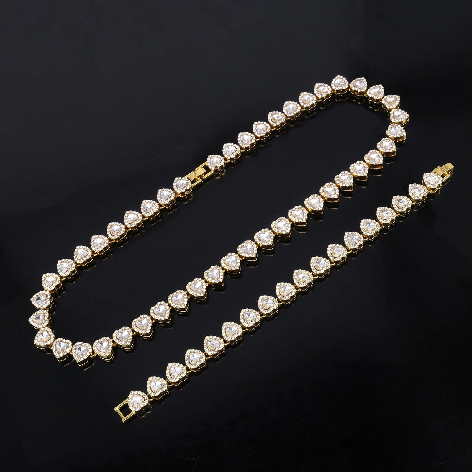 Zakol chain with zircon heart